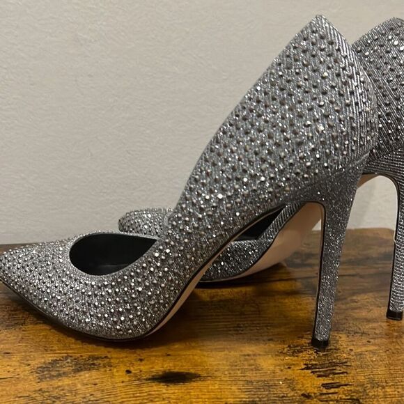 Steve Madden silver sparkles and shimmery rhinestones pointed toe stilettos. Siz - Picture 8 of 12